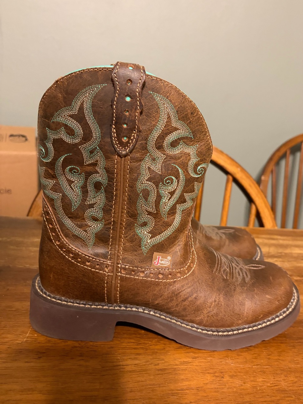 Women’s size 8B Justin Gypsy Cowgirl Boots